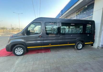 12 Seater Urbania Traveller