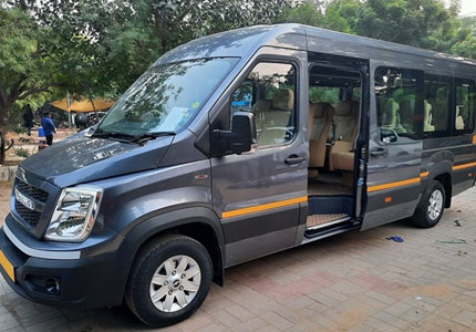 Urbania Traveller 17 Seater