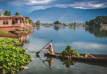 Chandigarh to Kashmir Explorer: Srinagar & Gulmarg Tour