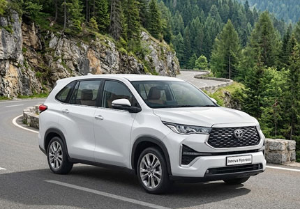 Toyota Innova Hycross